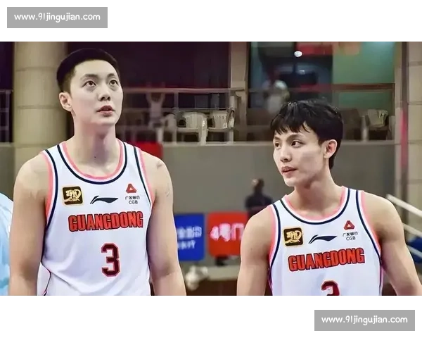 广东二沙训练四大亮点:徐杰突破犀利,胡明轩对抗升级,徐昕三分显威,杜润旺策应盘活 广东二沙训练四大亮点:徐杰突破犀利,胡明轩对抗升级,徐昕三分显威,杜润旺策应盘活