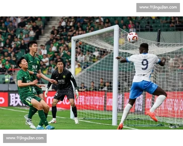 恩加德乌头球造门将乌龙 国安半场 1-0 领先西海岸 恩加德乌头球造门将乌龙 国安半场 1-0 领先西海岸