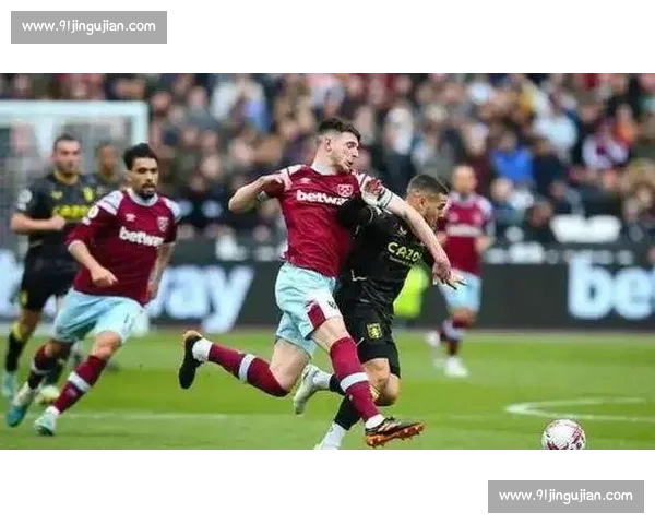 拜仁 5000 万强攻斯图加特神锋!俱乐部震怒开启转会拉锯战 拜仁 5000 万强攻斯图加特神锋!俱乐部震怒开启转会拉锯战