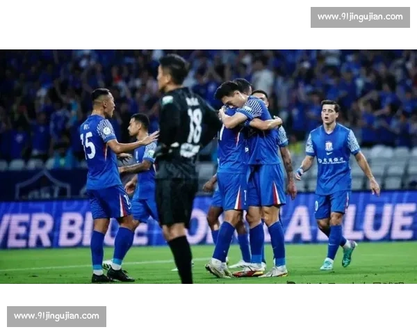 申情家年华暖聚影院 申花全员与球迷共燃冠军心